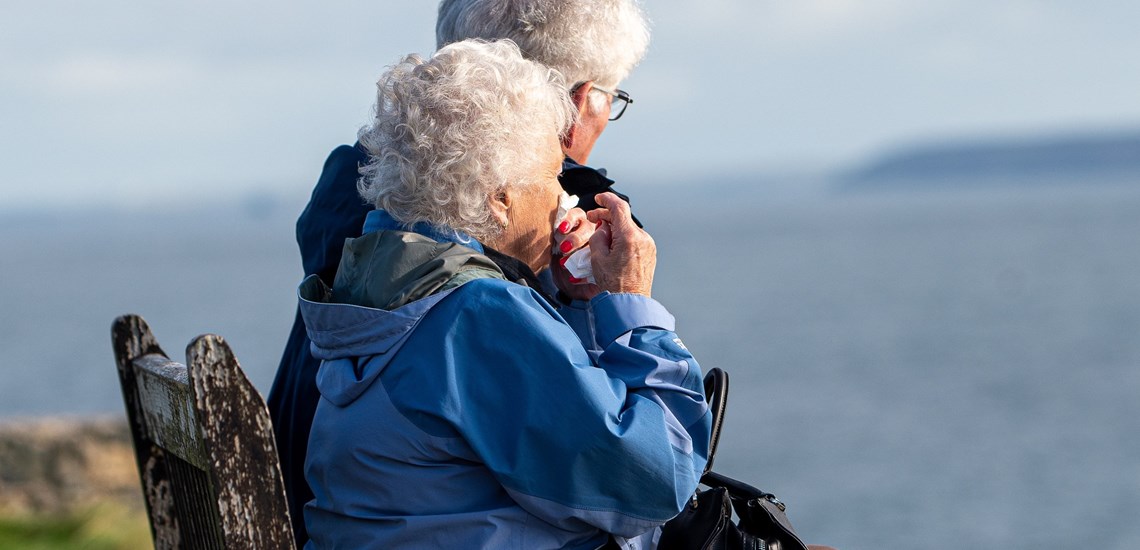 old-couple-bench-view-wills